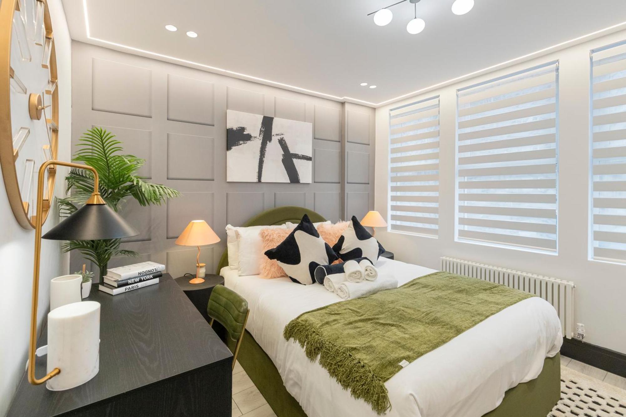 Unwind In Style 2Br With Cozy Backyard For Groups Apartman London Kültér fotó